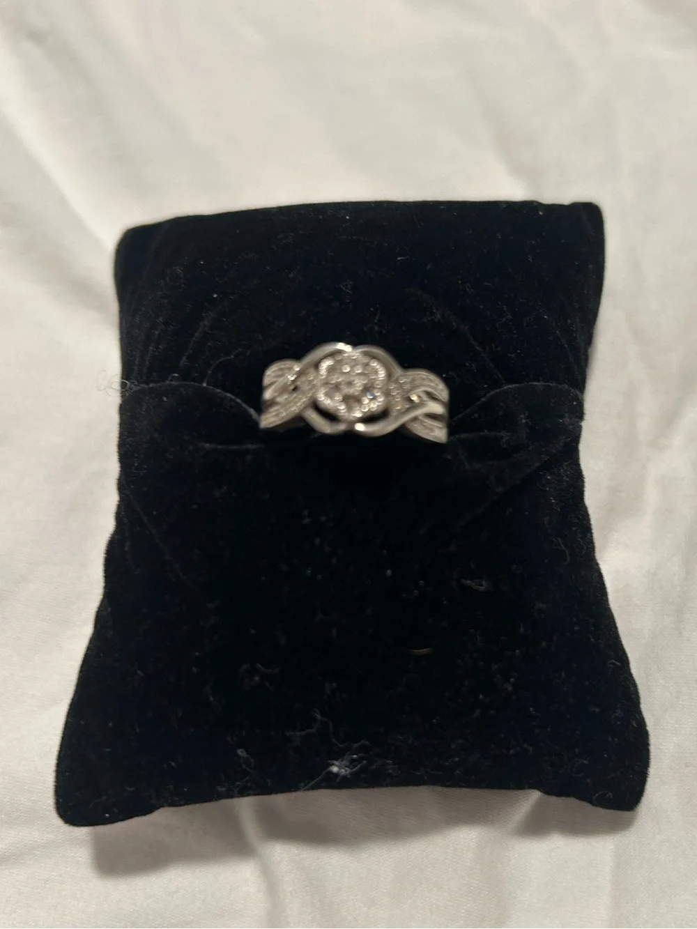 Sterling Silver Cubic Zirconia Twist Ring - White size 8